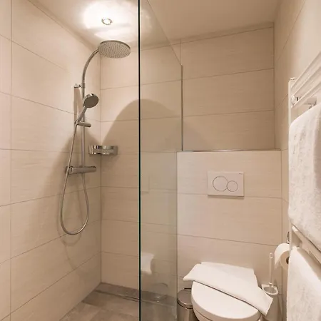 Ξενοδοχείο Lifthotel 3*