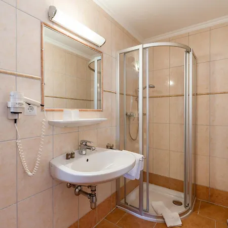 Ξενοδοχείο Lifthotel 3*