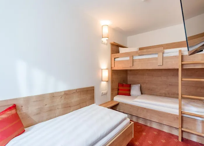 Lifthotel Отель 3*